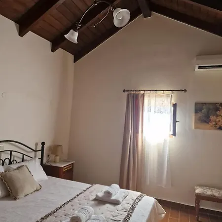 Villa Penelope Late August Escape With Pool In Crete Douliana